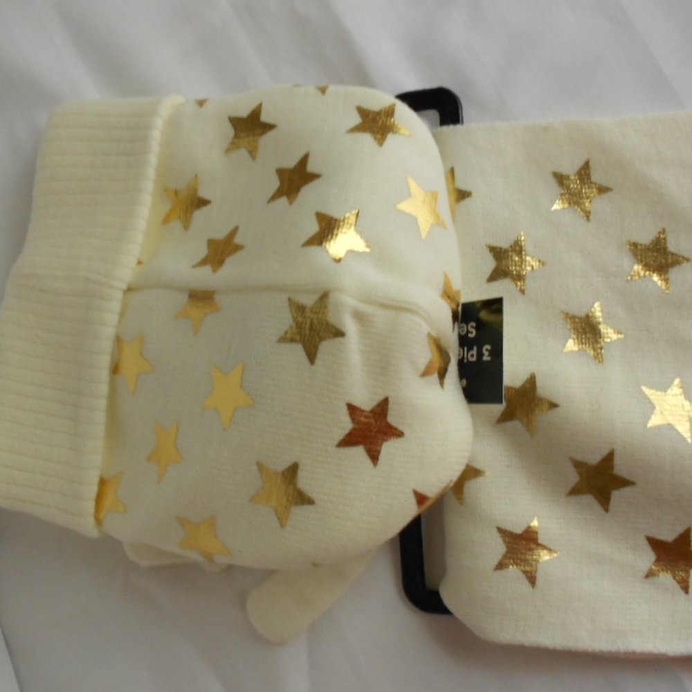 Berkshire Fashions Teen Or Child Knit Cap, Scarf and Gloves 3pc. Set - Picture 6 of 7